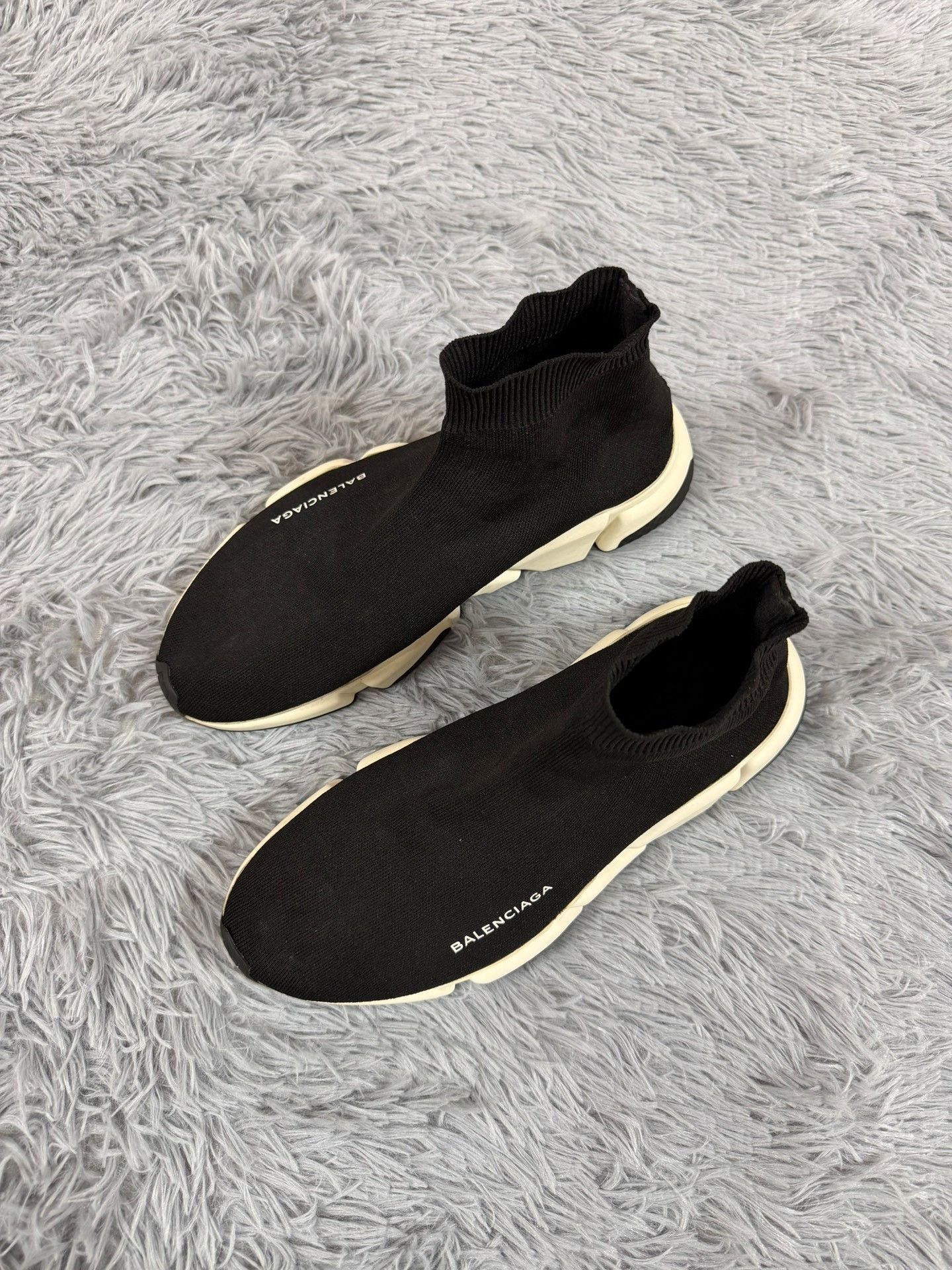 Balenciaga Balenciaga Black Lowtop Sneakers 8 Men Size US 8 / EU 41 - 1 Thumbnail