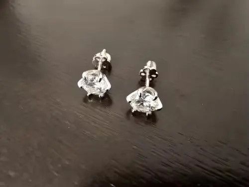 Jewelry Kamachi x Naomi 2 Carat Moissanite Screw Earrings Size ONE SIZE - 4 Thumbnail