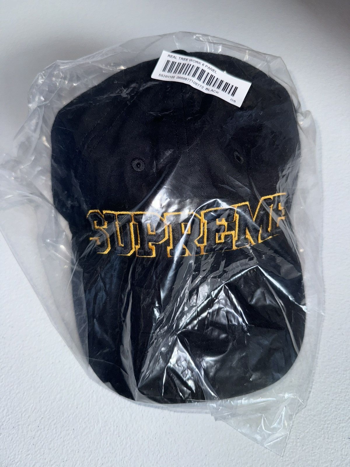 image of Supreme Difference 6-Panel in Black, Men's