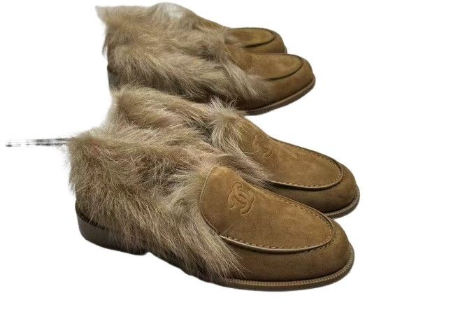 Chanel Chanel Suede Fur Trim Loafers Size 38.5 Size US 8.5 / IT 38.5 - 1 Thumbnail