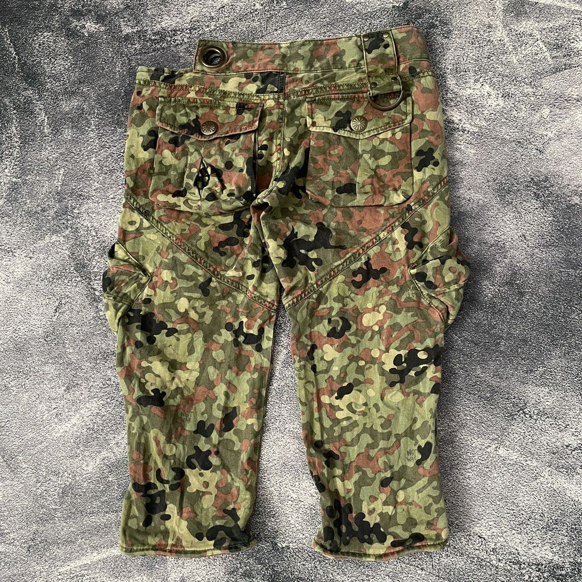 If Six Was Nine SLY camo japanese style y2k punk multi pocket short pants Size US 31 - 2 Thumbnail