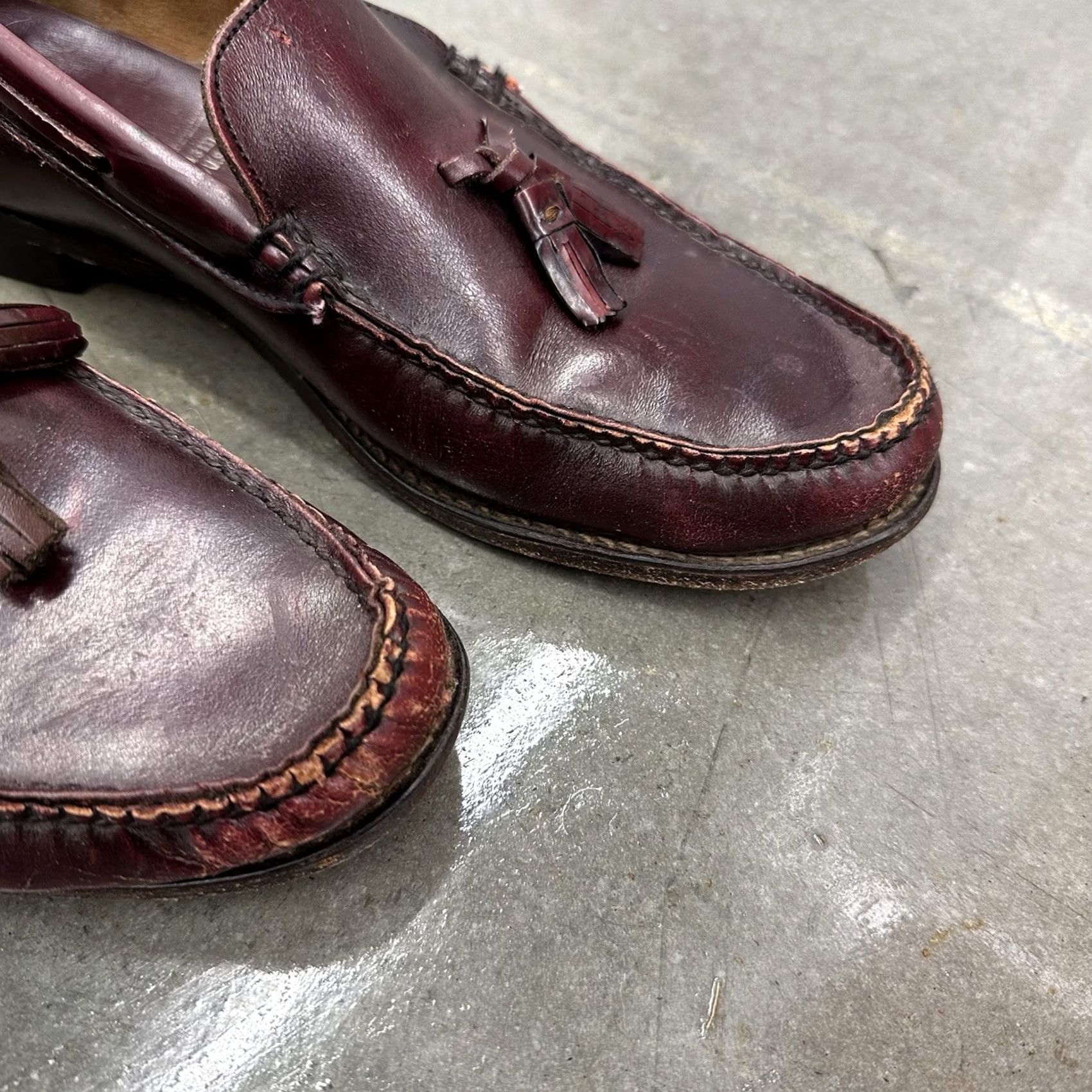 Vintage Vtg Handsewn Oxblood Leather Moccasin Loafer USA Men’s Size 11 D Brown Tassled Dress Loafer 70s 80s College Going Out Mens Size US 11 / EU 44 - 3 Thumbnail