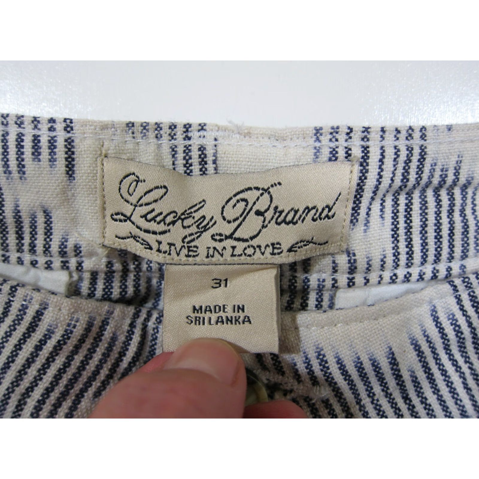 Lucky Brand Lucky Brand Blue White Batik Print 100% Cotton Casual Chino Shorts Women 31 Size 24" / US 00 / IT 34 - 3 Thumbnail