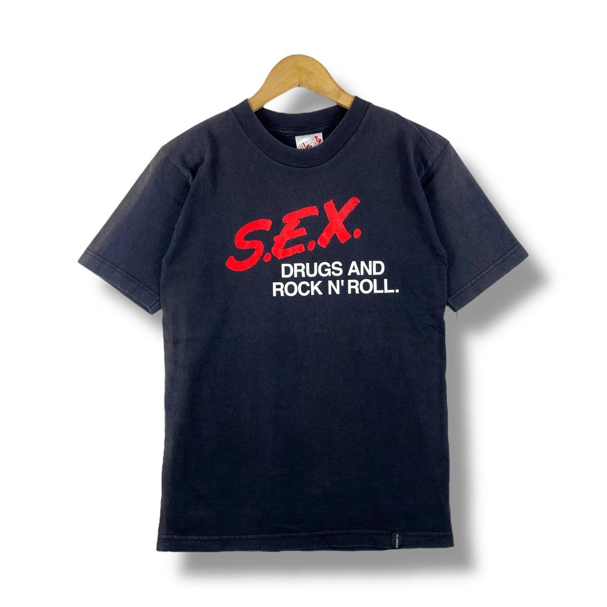 Vintage × Xlarge Vintage 00s X-LARGE Sex Drugs Rock N' Roll Graphic Faded Tee Size US S / EU 44-46 / 1 - 1 Thumbnail