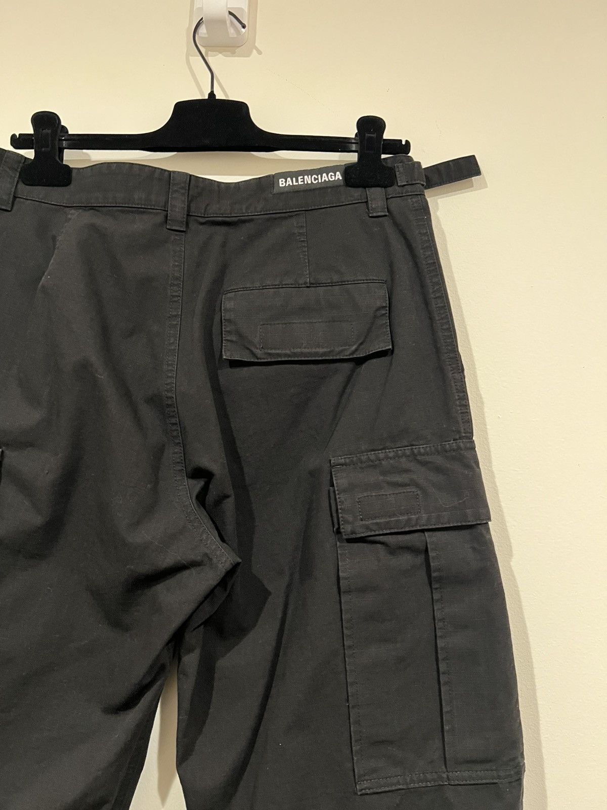 Balenciaga 2023 Regular Fit Convertible Ripstop Cargo Pants (S) Size US 32 / EU 48 - 7 Thumbnail