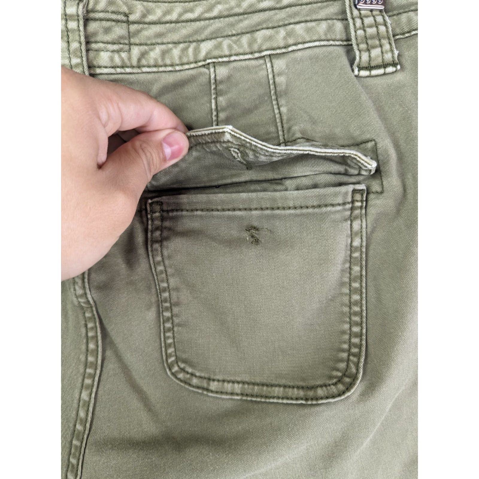 Torrid Torrid Pants Womens 16 Crop Twill Military Olive Green Stretch Cotton Pockets Size 38" / US 16 / IT 52 - 6 Thumbnail
