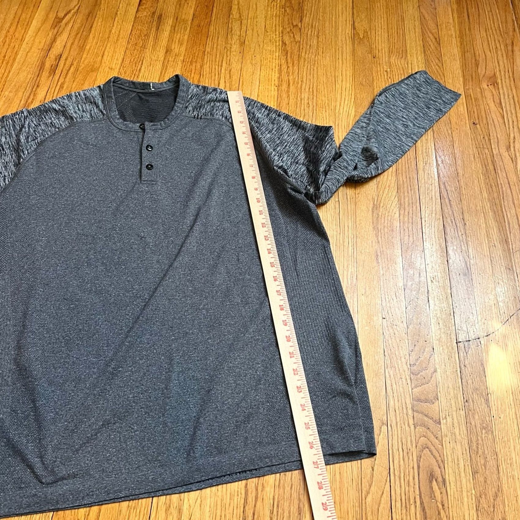 Lululemon Lululemon Shirt Mens XL Metal Vent Tech Long Sleeve Henley Gray Performance Size US XL / EU 56 / 4 - 7 Thumbnail