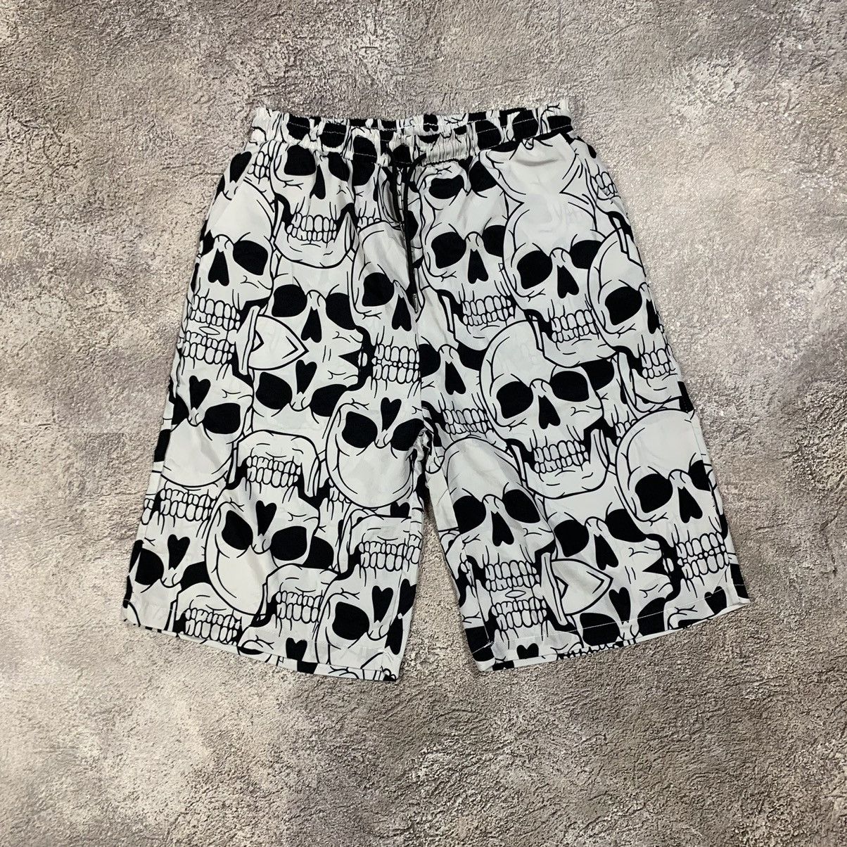 Vintage Vintage Y2K Skull All Over Print Shorts Streetwear Slim 36 Size US 36 / EU 52 - 1 Thumbnail