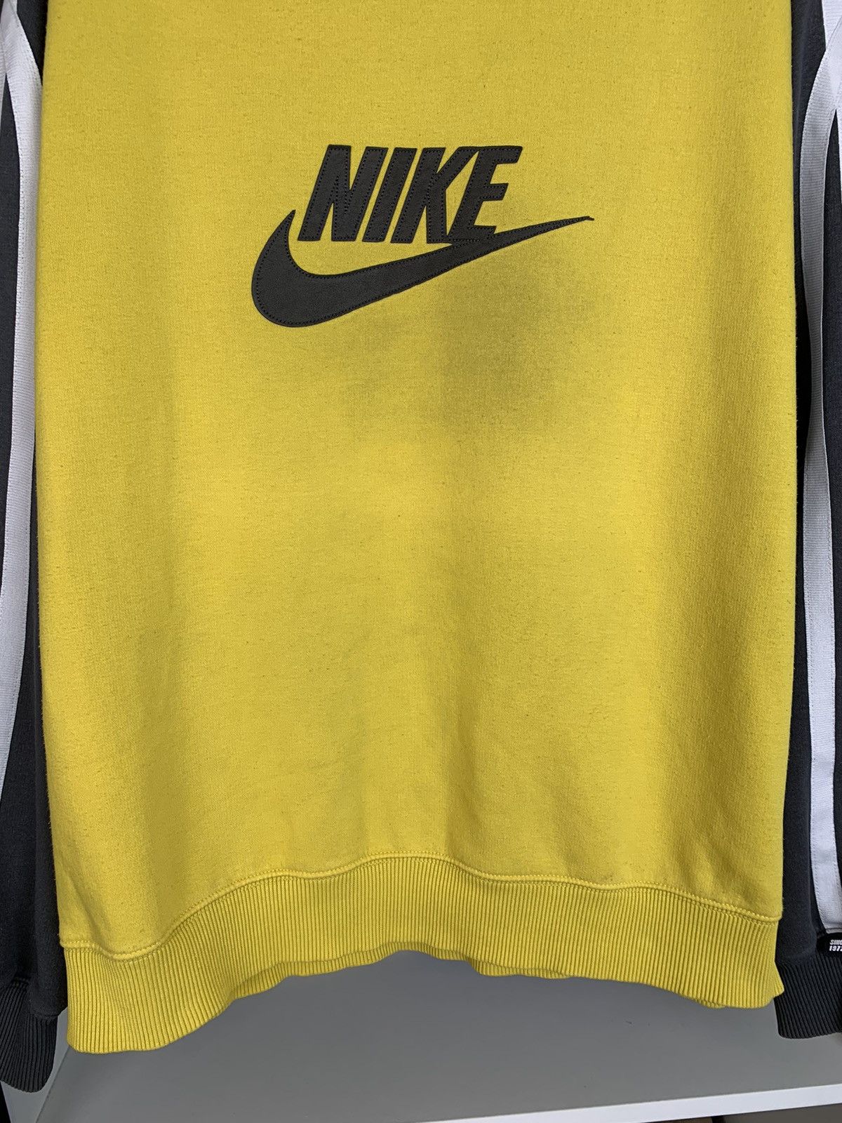Vintage Vintage Nike Big Logo Sweatshirt Size US L / EU 52-54 / 3 - 11 Thumbnail