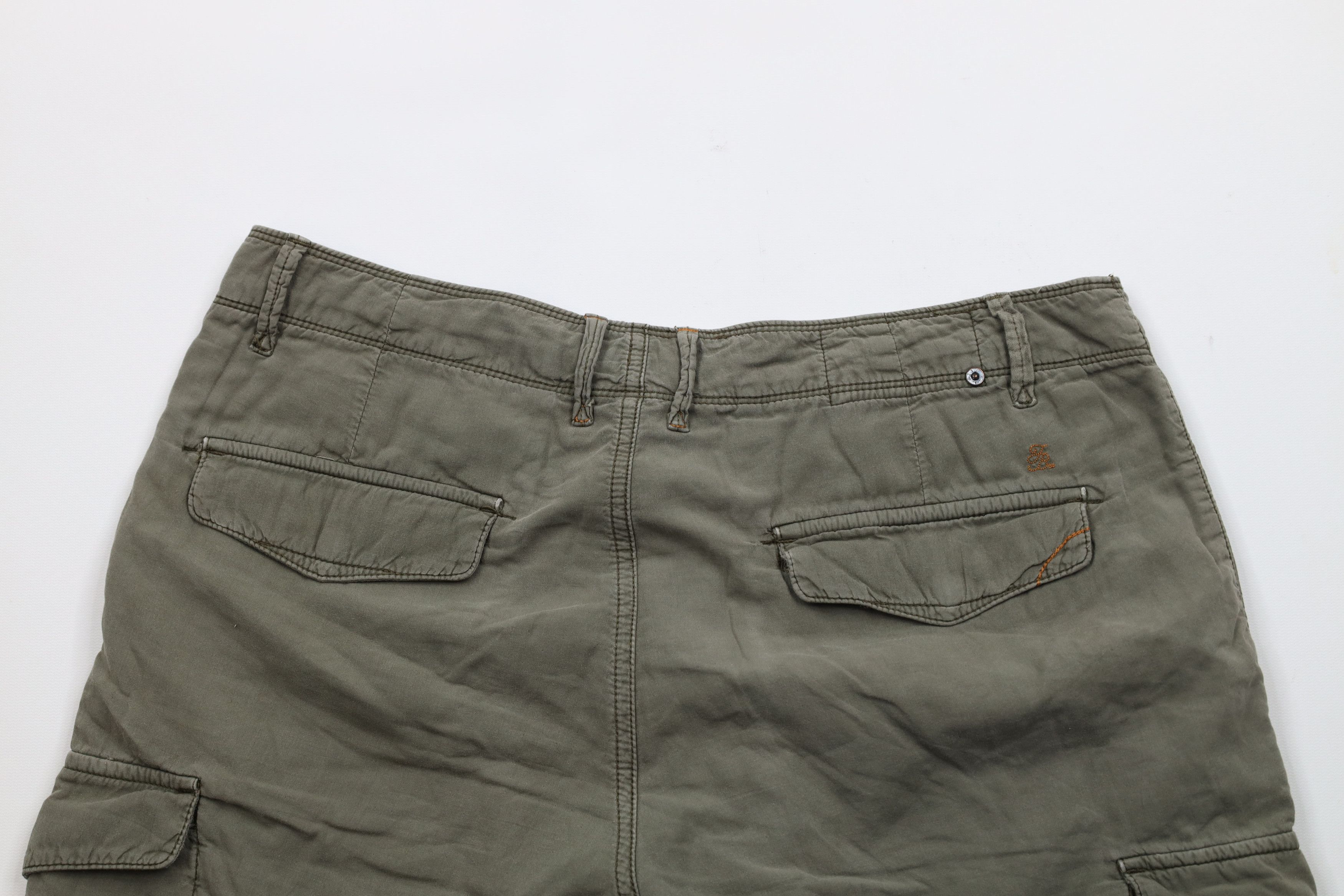 Tommy Bahama × Vintage Vintage Tommy Bahama Stonewash Above Knee Cargo Shorts Size US 33 - 10 Thumbnail