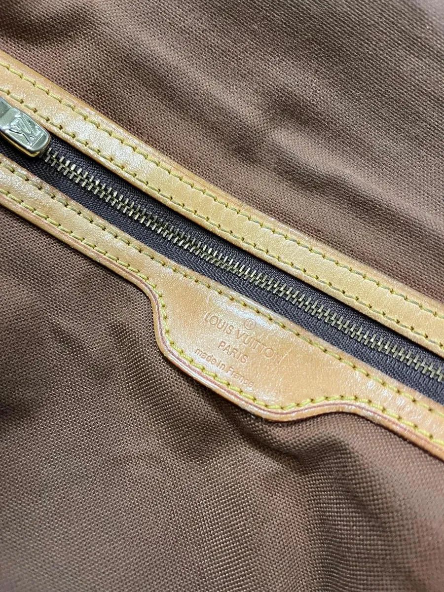 Louis Vuitton 2000s Louis Vuitton Brown Monogram Leather Shoulder Bag Size ONE SIZE - 9 Thumbnail