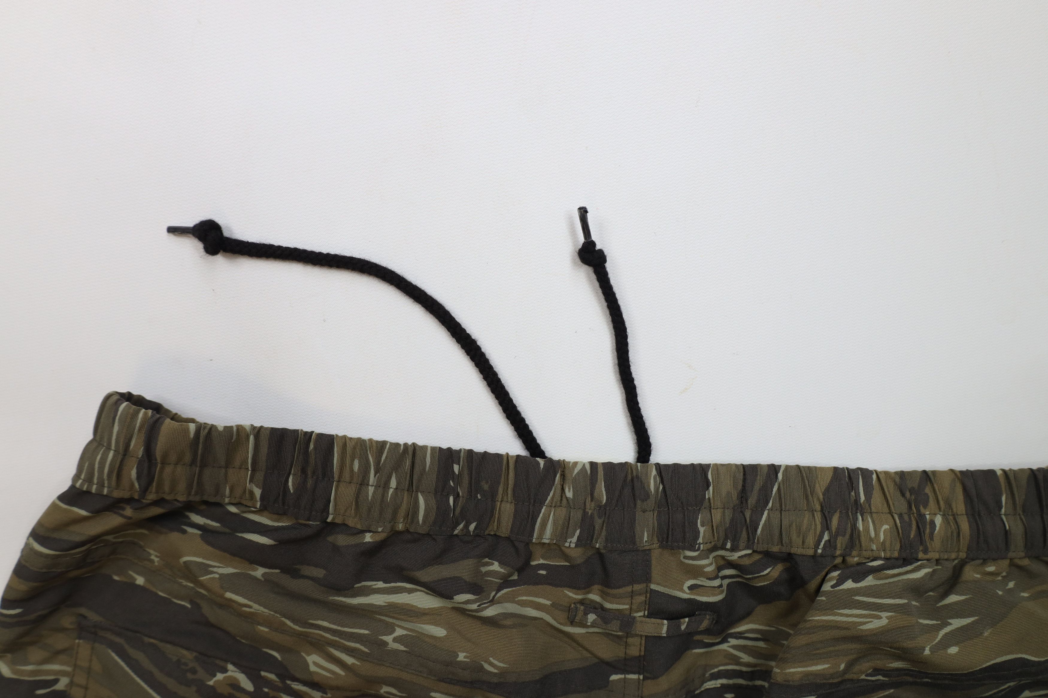 Guess × Vintage Vintage Y2K 2000 Guess Lined Wide Leg Camouflage Pants Nylon Size US 38 / EU 54 - 15 Thumbnail