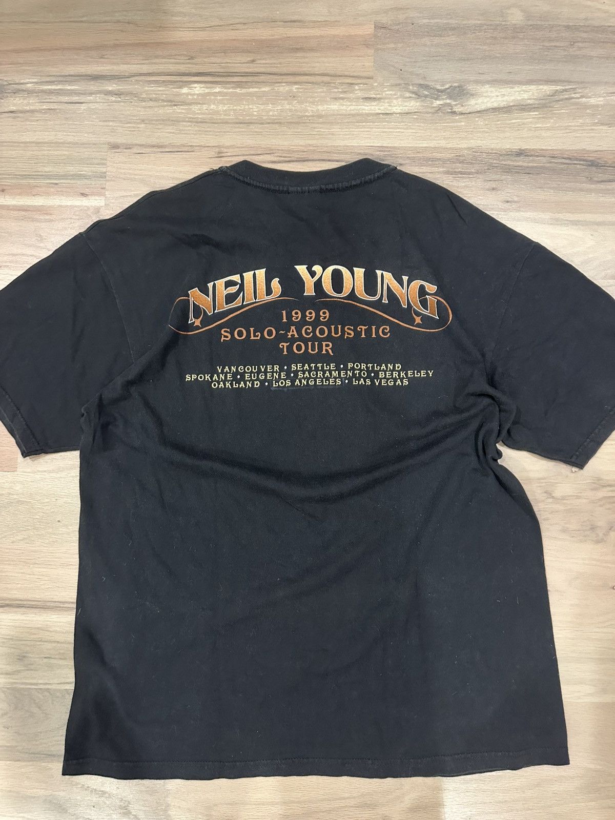 Band Tees Vintage 1999 Neil Young Acoustic Solo Tour Tee Size Large Size US L / EU 52-54 / 3 - 4 Thumbnail