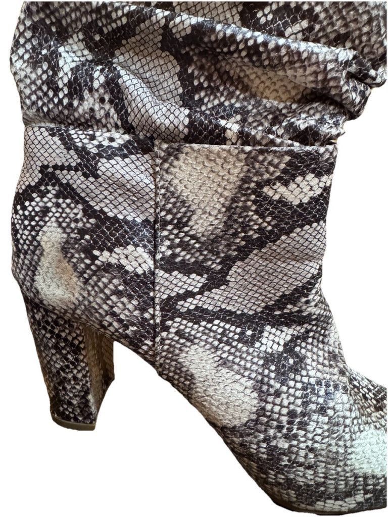 Bebe Bebe Faux Snakeskin Slouch Booties-8M Size US 8 / IT 38 - 7 Thumbnail