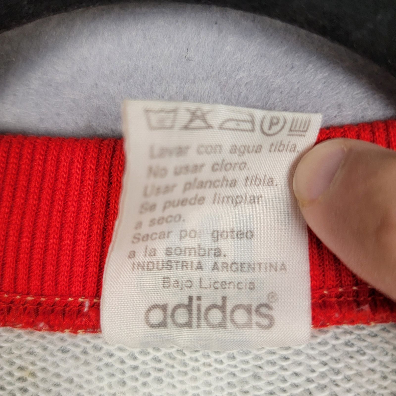 Adidas Vintage Adidas Sweatsuit White and Red Sz L (045) Size US L / EU 52-54 / 3 - 5 Thumbnail
