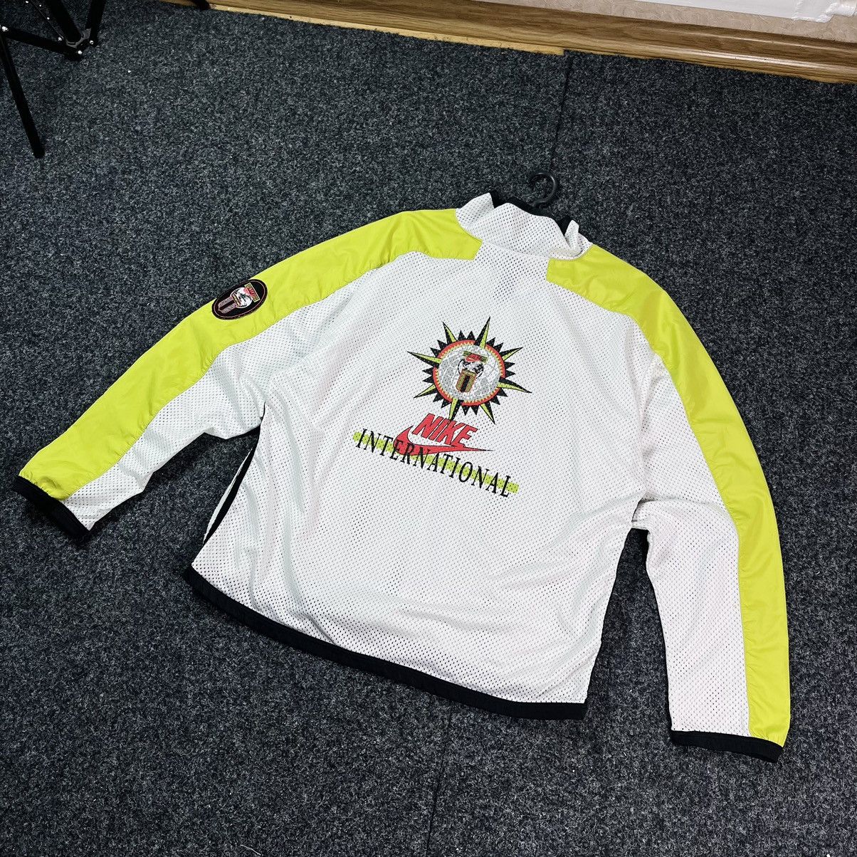 Nike Nike International jacket vintage track windbreaker Size US M / EU 48-50 / 2 - 1 Thumbnail
