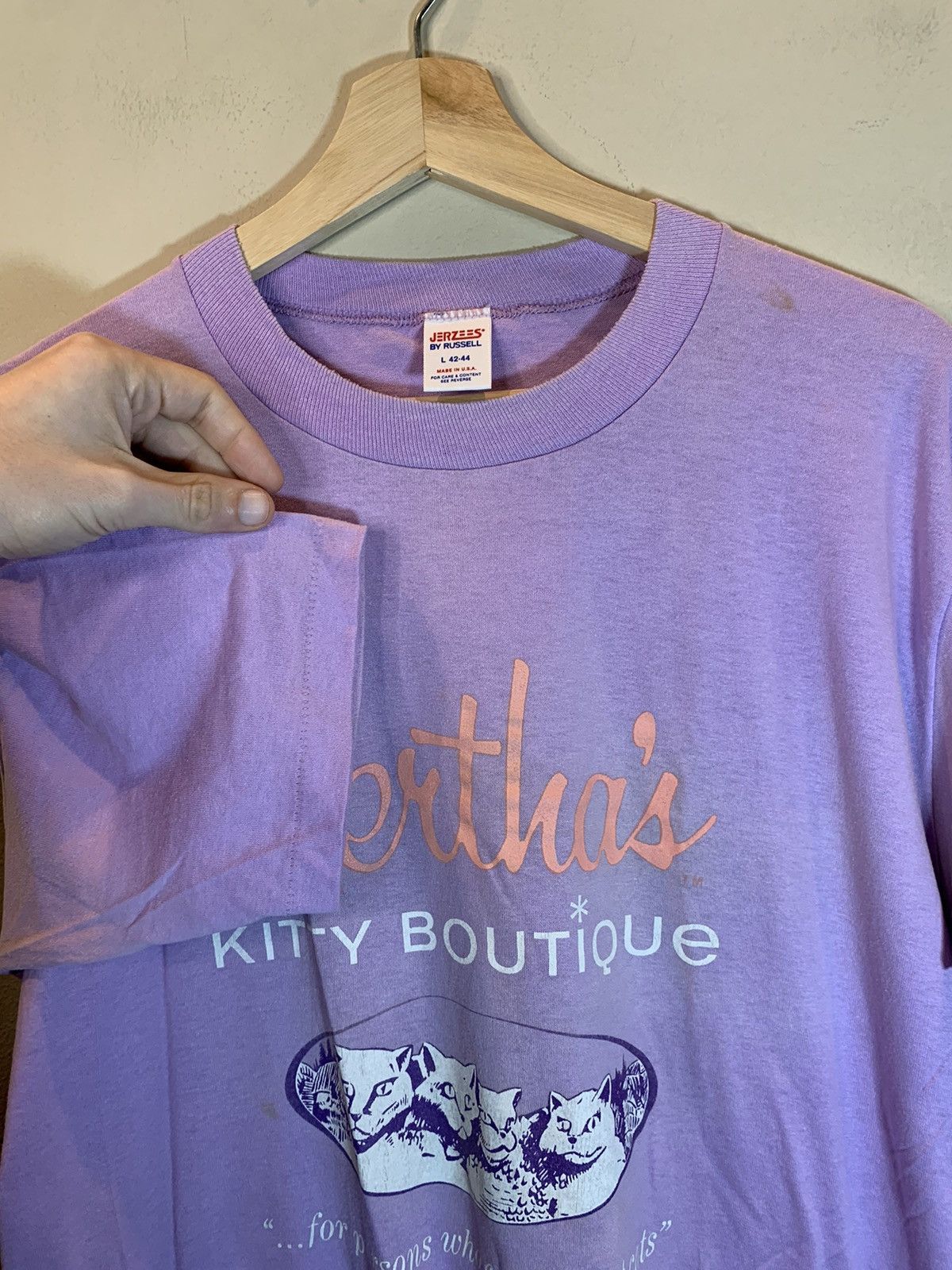 Vintage *RARE* Vintage Bertha’s Kitty Boutique Single Stitch T-Shirt Size US L / EU 52-54 / 3 - 3 Thumbnail