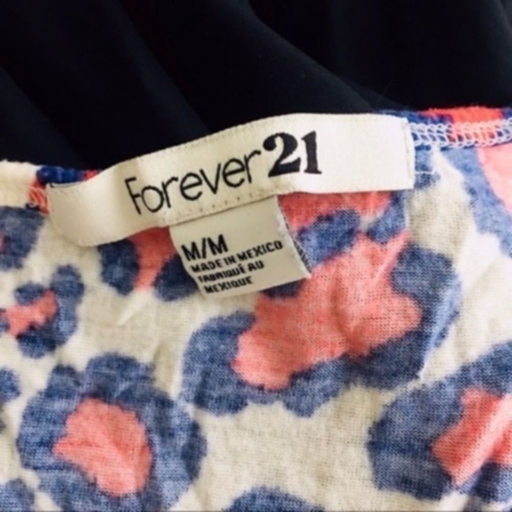 Forever 21 Forever 21 Red & Navy Leopard Print Crop Top - Size M Size M / US 6-8 / IT 42-44 - 3 Thumbnail