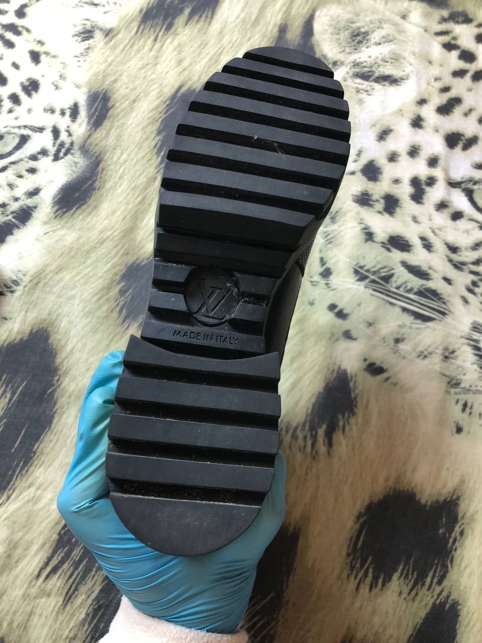 Louis Vuitton Luxury Louis Vuitton Black Platform Boots Size US 8 / IT 38 - 8 Thumbnail
