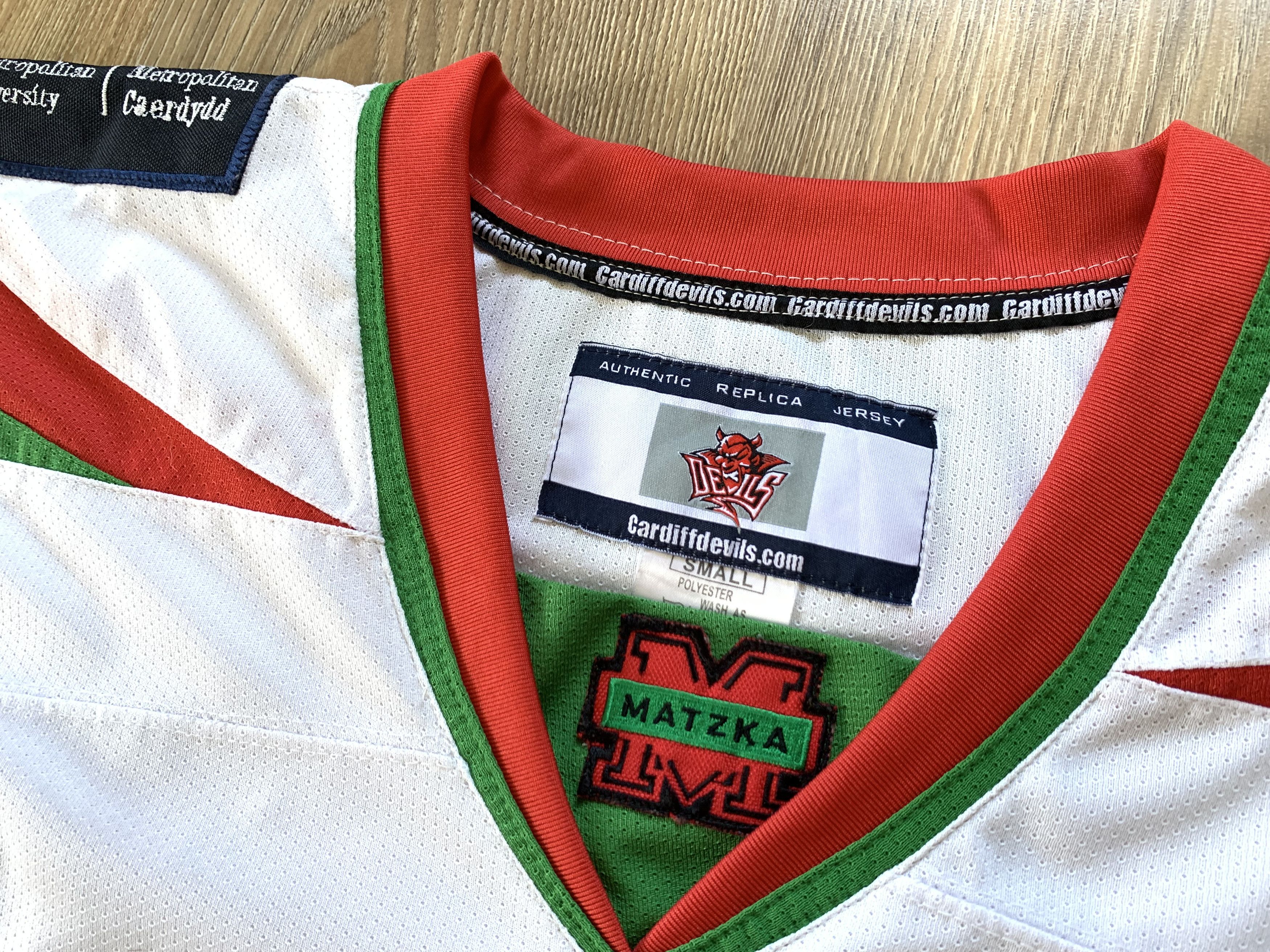 NHL × Vintage Vintage Cardiff Devils Hockey Jersey Size US S / EU 44-46 / 1 - 5 Thumbnail
