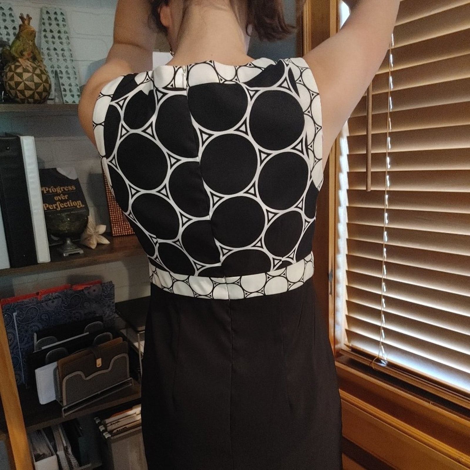 Other Dress Barn Geometric Print Dress Size S / US 4 / IT 40 - 4 Thumbnail