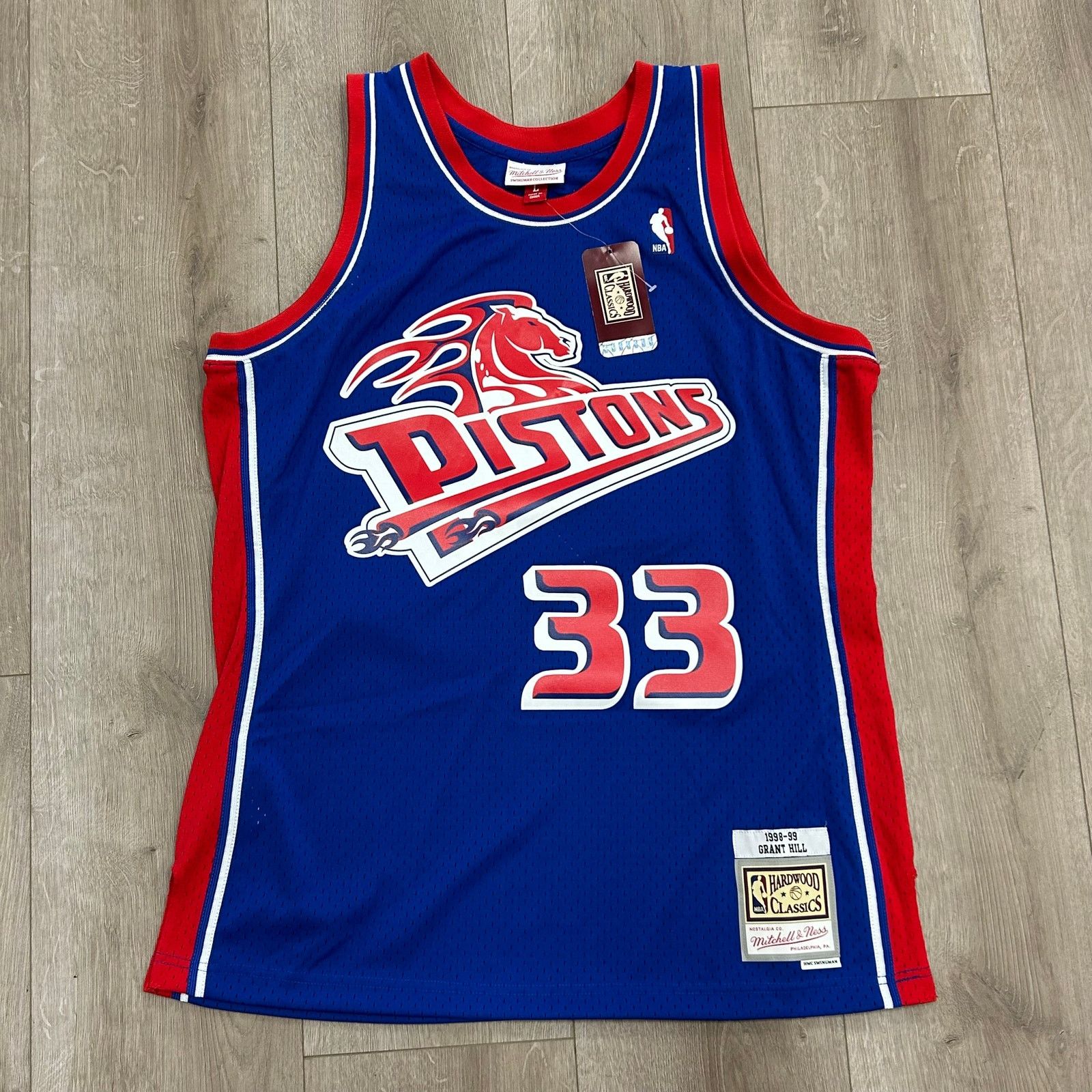 Mitchell & Ness Mitchell & Ness 1998/99 Hardwood Grant Hill Pistons jersey L Size US L / EU 52-54 / 3 - 1 Thumbnail