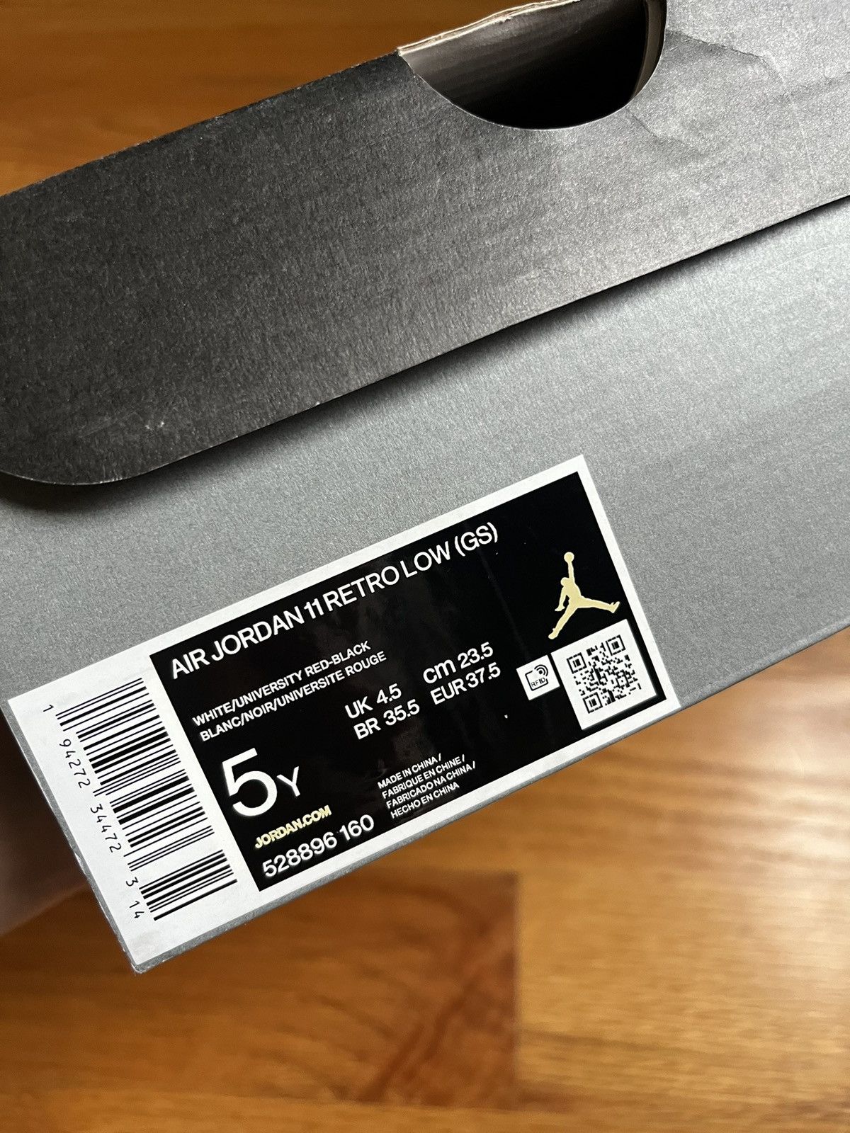 Jordan Brand × Nike Concord Bred Jordan 11s Size US 5 / IT 35 - 4 Thumbnail