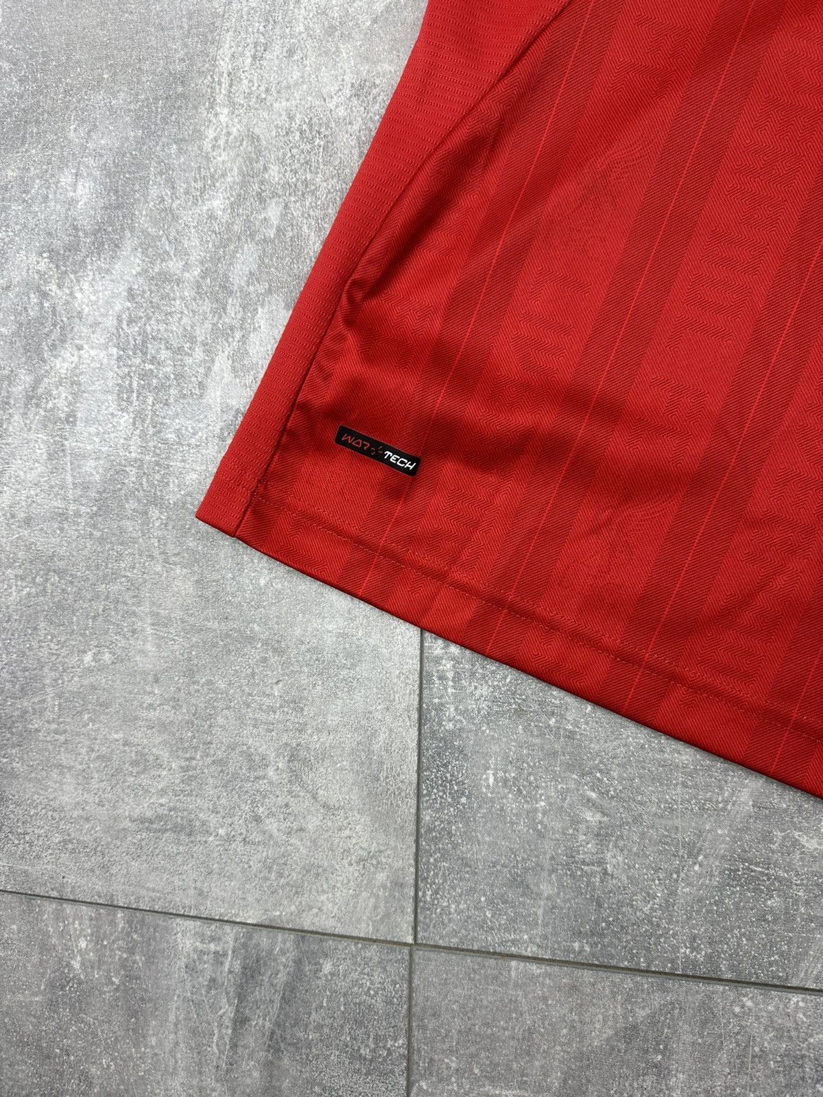 Warrior Warrior Liverpool FC 2013/14 Home Soccer Jersey #8 Gerrard Size US L / EU 52-54 / 3 - 4 Thumbnail
