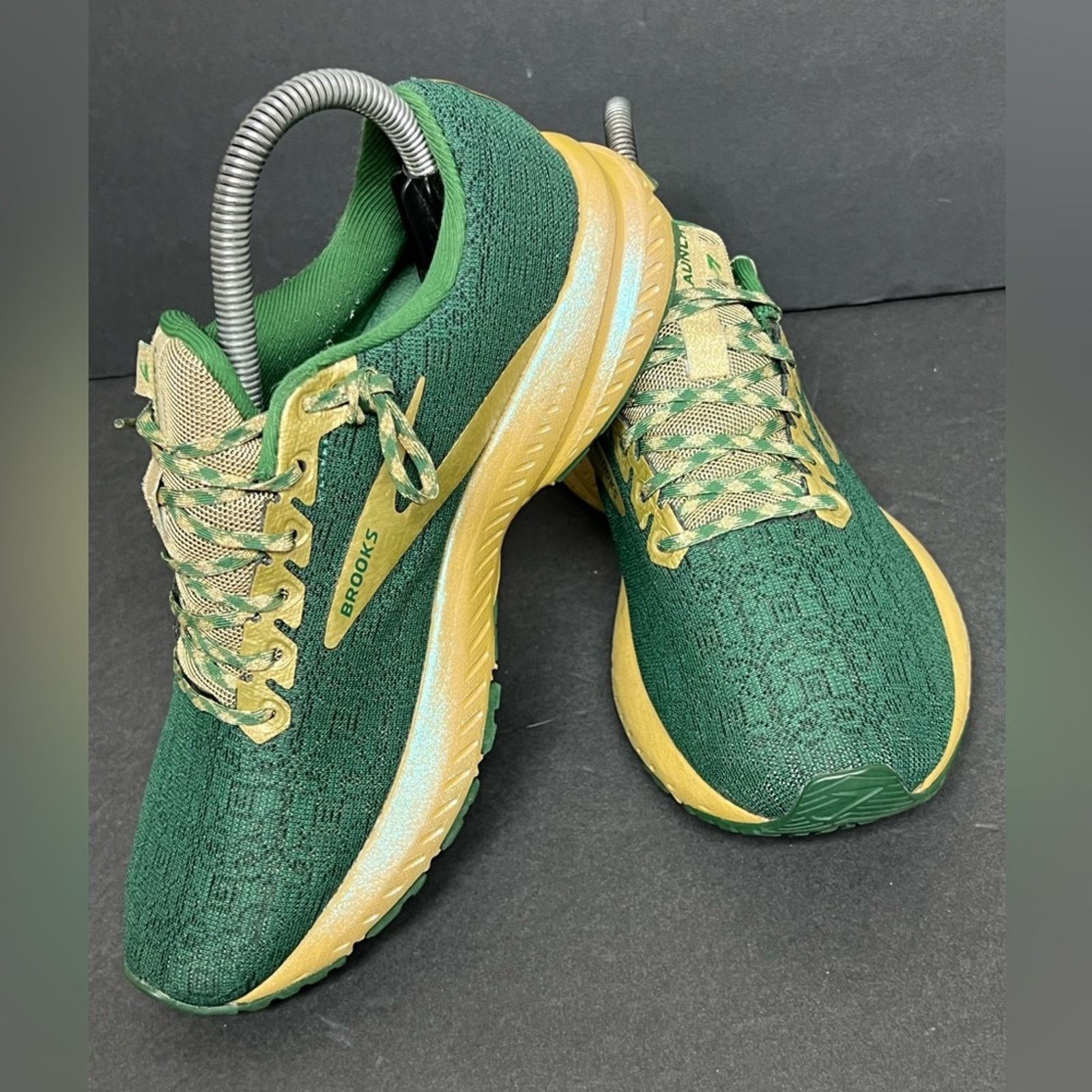 Brooks Brooks Launch 7 Run Lucky Shoes Womens Size 7 St. Patrick Size US 7 / IT 37 - 5 Thumbnail