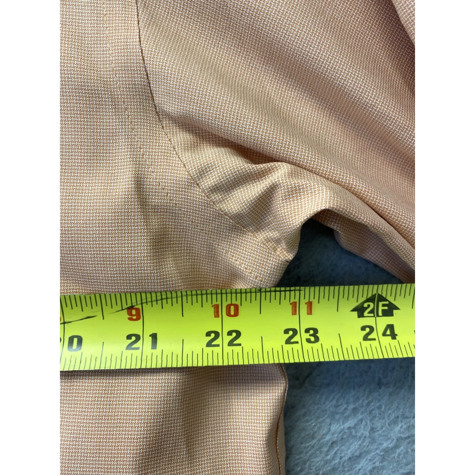 Roundtree & Yorke VINTAGE Roundtree & Yorke Gold Label Mens Dress Shirt Size 15.5-32 Peach Solid Business Casual Slim Fit Size 40R - 6 Thumbnail