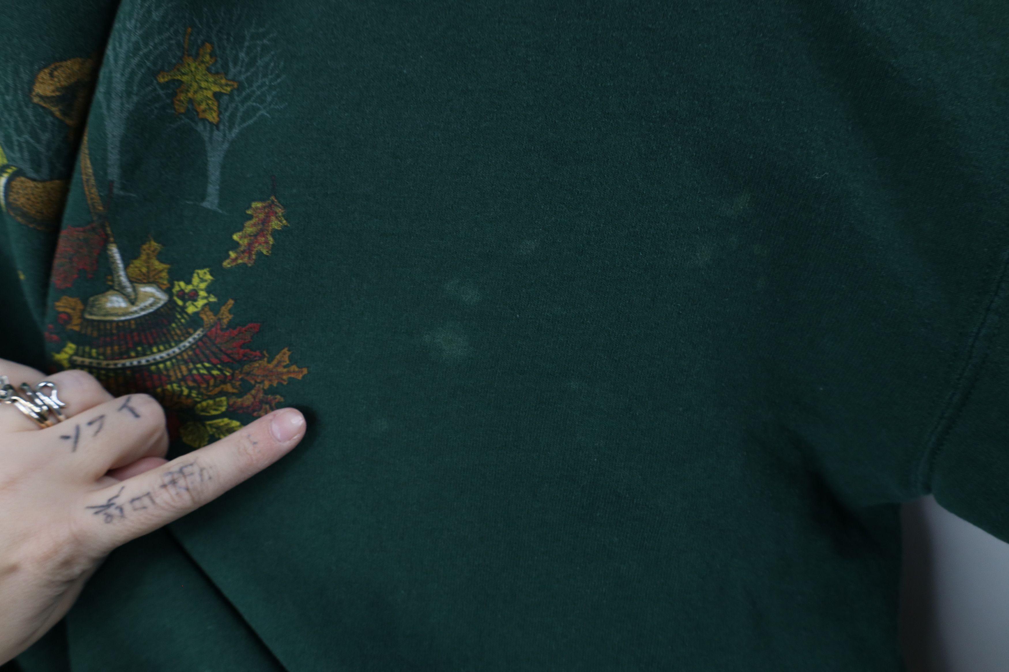 Vintage Vintage 90s Streetwear Fall Leaves Bear Sweatshirt Green Size 3XL / US 20-22 - 7 Thumbnail