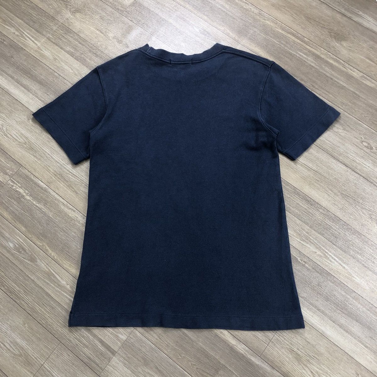 Bape Vintage A Bathing Ape Bape Small Iconic Logo Embroidered Tee Size US S / EU 44-46 / 1 - 11 Thumbnail