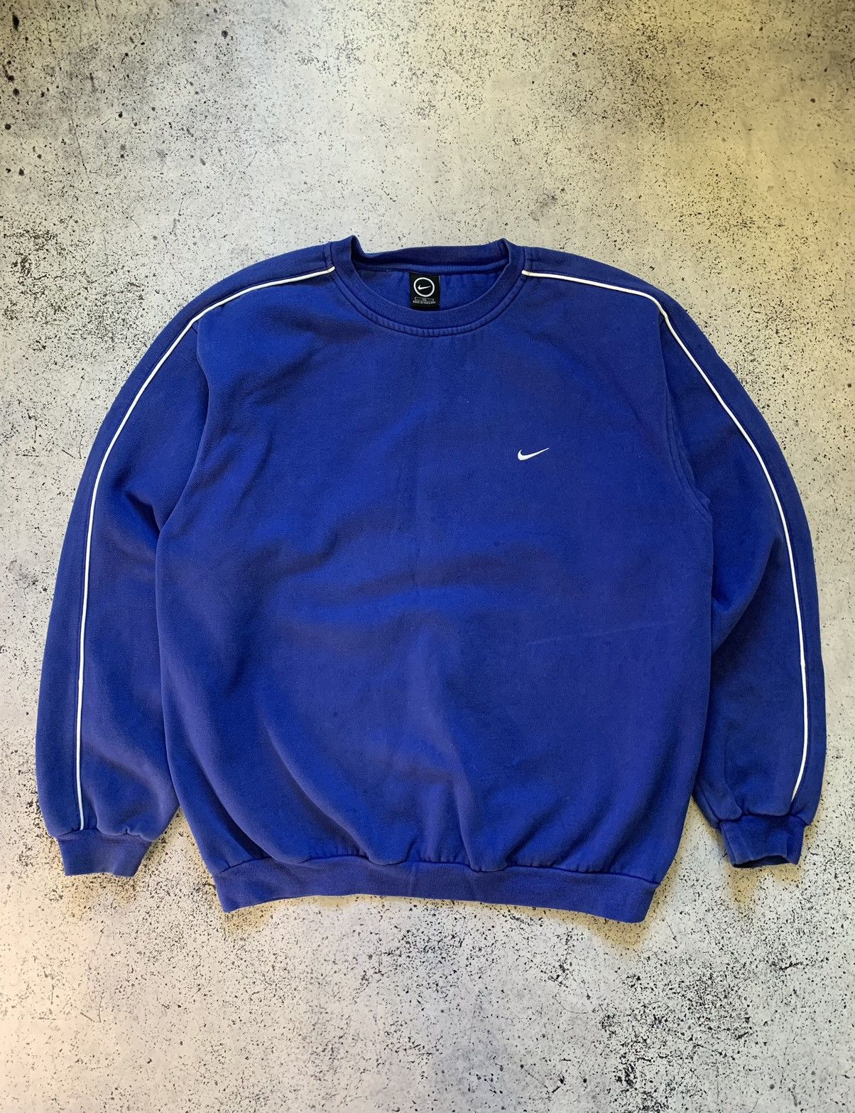 Nike Vintage Nike Baggy Sweatshirt Small Swoosh Y2K USA Size US XL / EU 56 / 4 - 1 Thumbnail