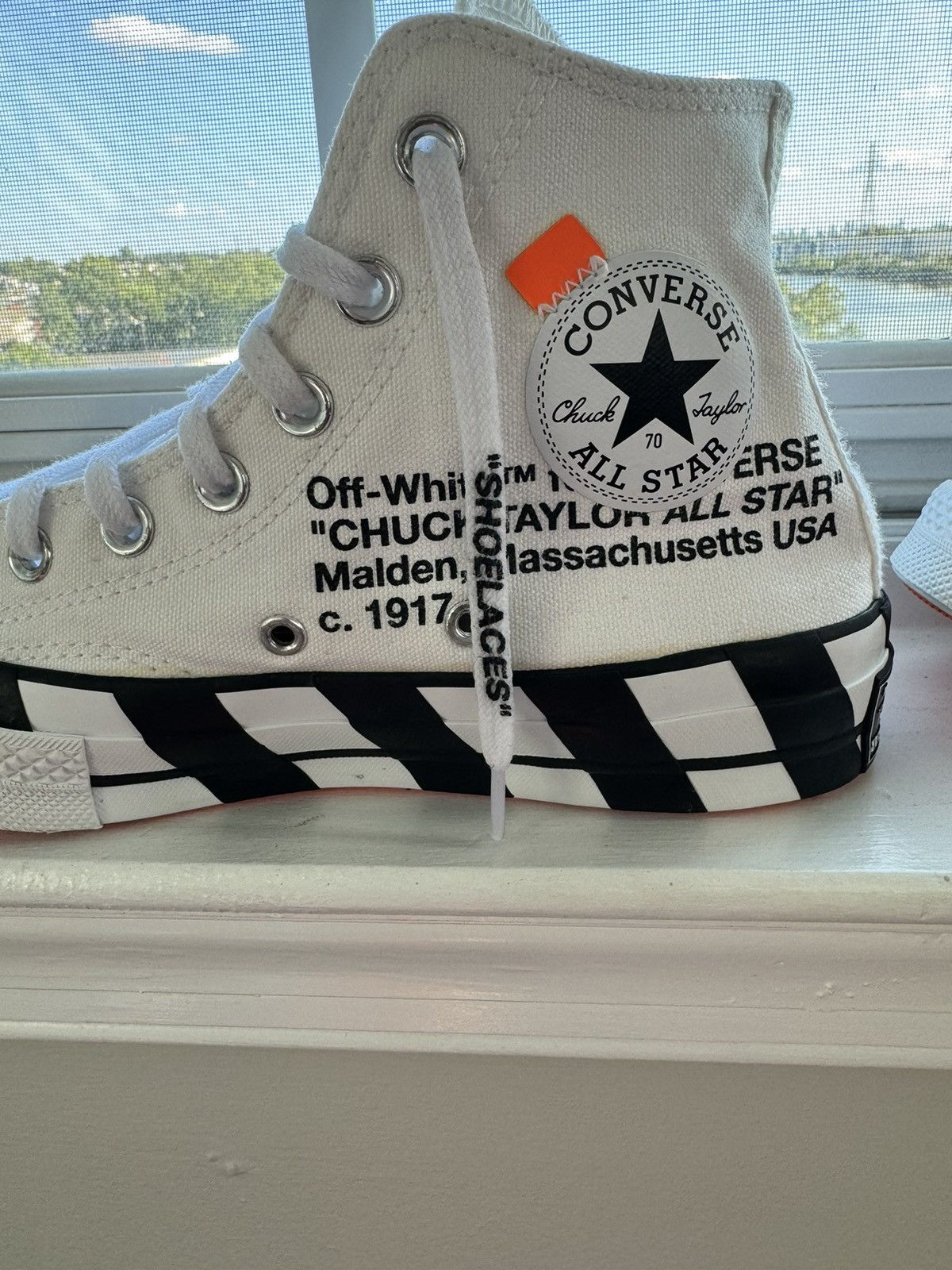 Off-White Off White Converse Chuck Taylor’s Size US 6 / EU 39 - 2 Thumbnail