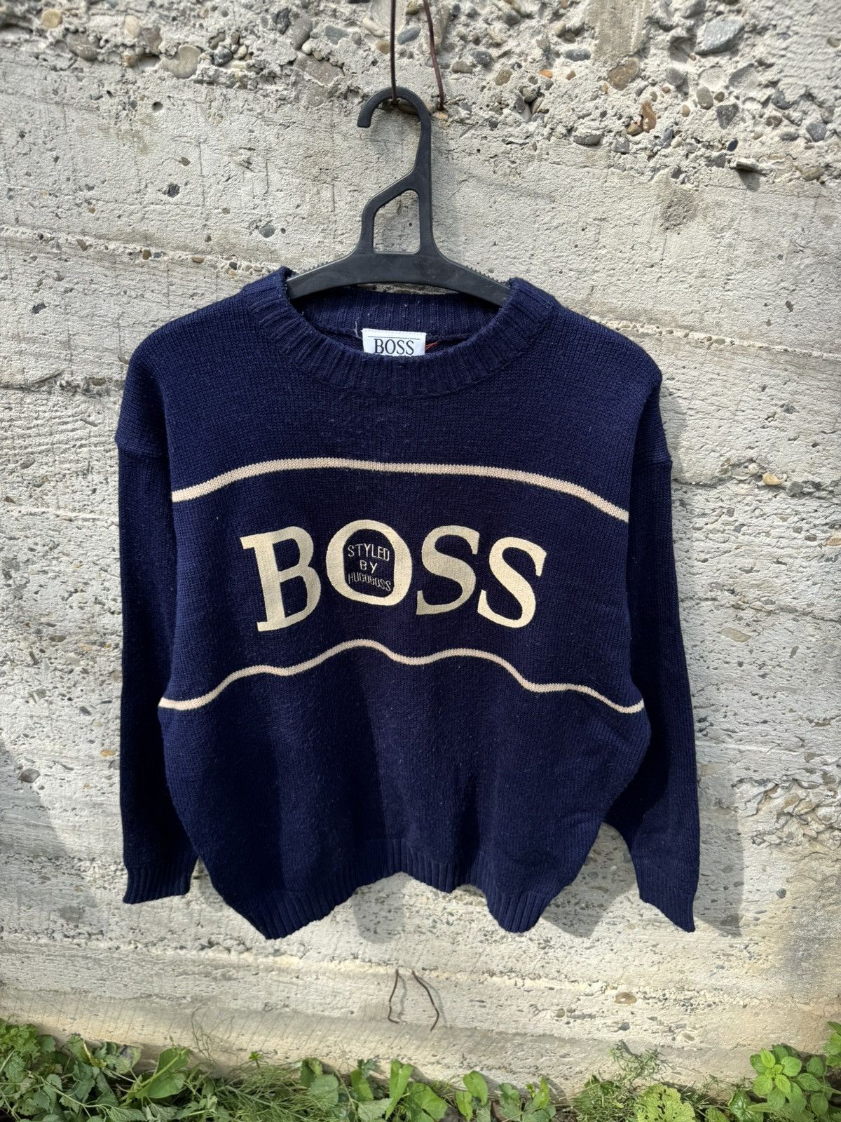 Hugo Boss Vintage Hugo Boss Embroidered Logo Crewneck Men's Sweater Size US M / EU 48-50 / 2 - 3 Thumbnail