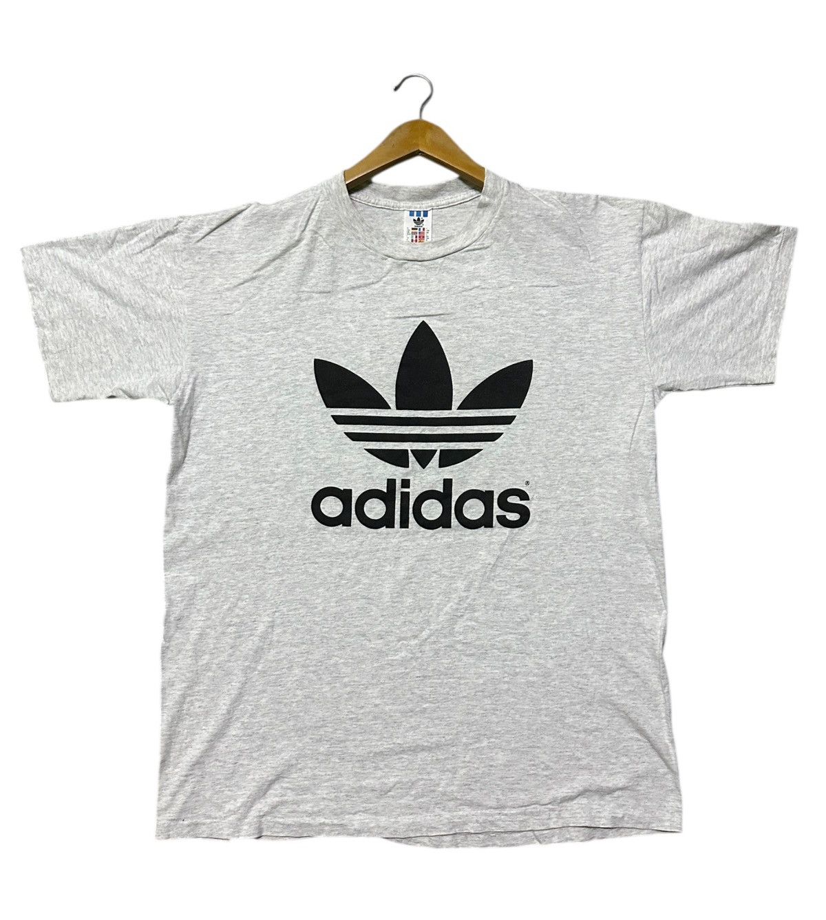 Adidas Vintage 90s Adidas mirror printed tshirt gray size L Size US L / EU 52-54 / 3 - 1 Thumbnail