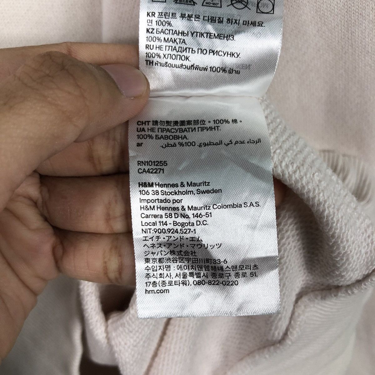 Japanese Brand H&M David Bust Renaissance Graphic Sweatshirt — Museum Core Size US S / EU 44-46 / 1 - 22 Thumbnail