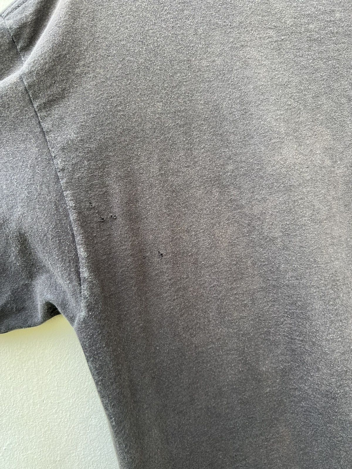 Nike Vintage 90s Nike Distressed Sun Faded Black Swoosh t shirt Size US L / EU 52-54 / 3 - 16 Thumbnail