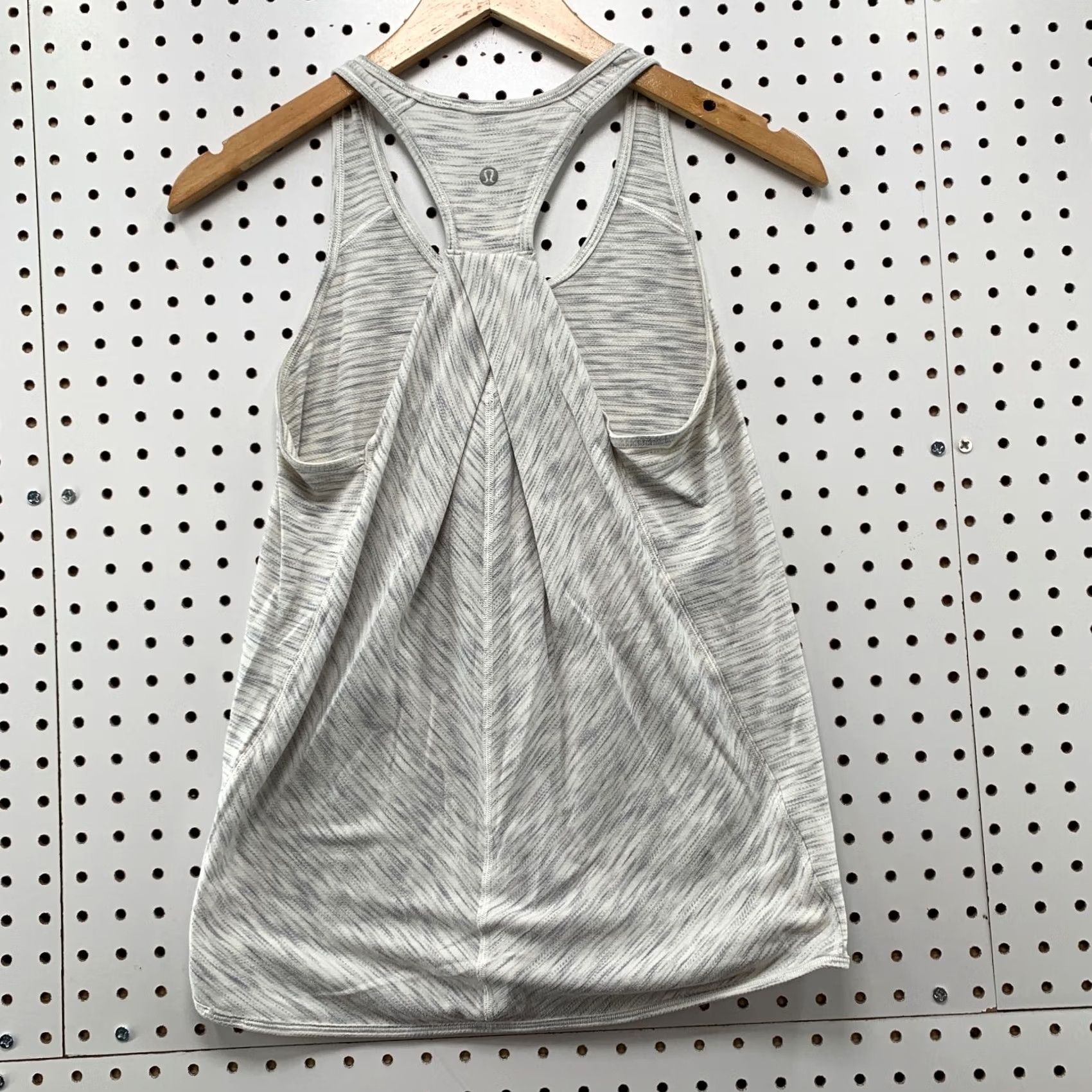 Lululemon Lululemon Active Tank Top Women’s Size 4 Gray Racerback Yoga Workout Shirt Size S / US 4 / IT 40 - 5 Thumbnail