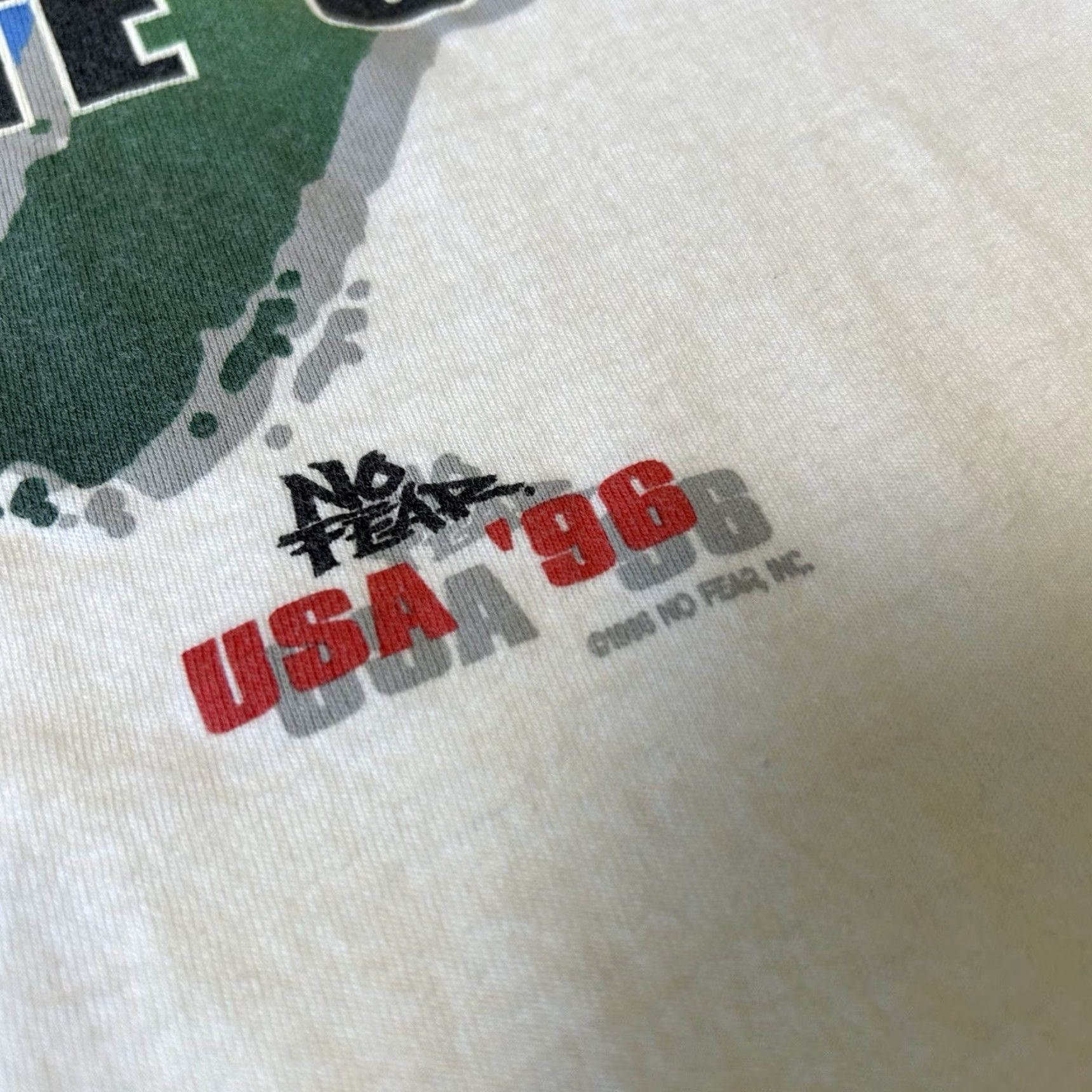 No Fear VINTAGE No Fear Dreams Unite Us 1996 White Tee Short Sleeve S/M Unisex Cotton Graphic Tee 1990s Sportswear Beach Mens Womens Size US 29 - 7 Thumbnail