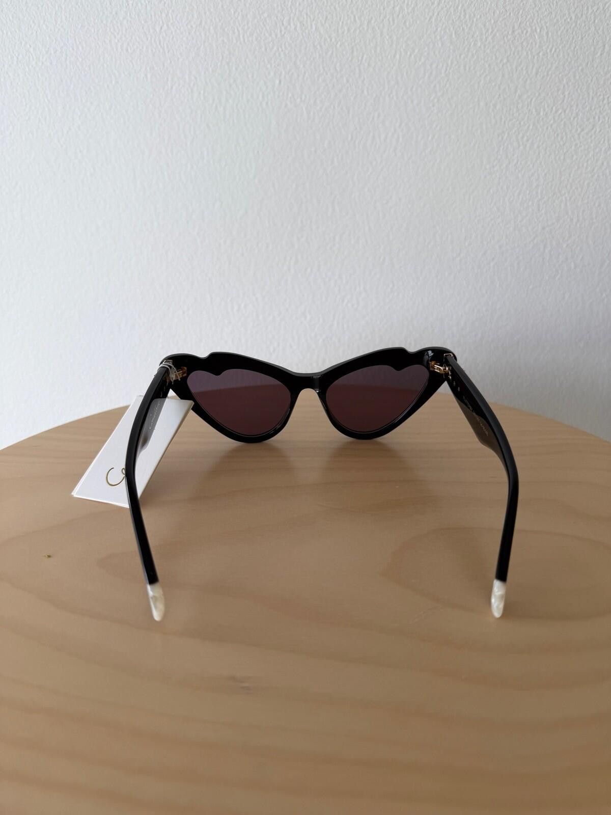 Cadillac New Camilla womens sunglasses flutterby cat eye black Size ONE SIZE - 6 Thumbnail