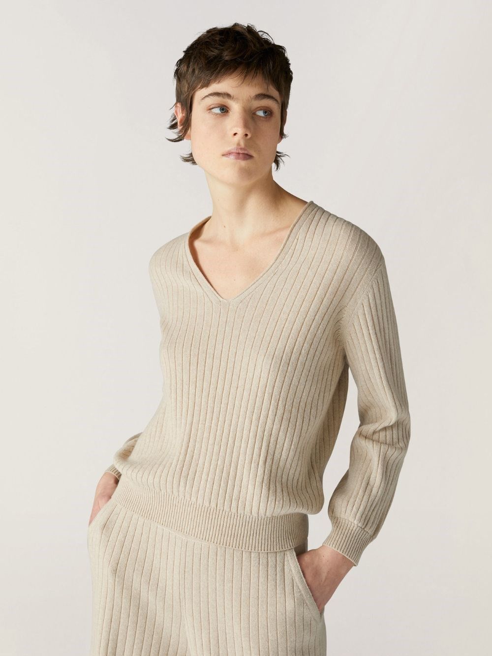 Loro Piana o1w1db10724 Maras Cashmere V-Neck Sweater in Beige Size XL / US 12-14 / IT 48-50 - 2 Thumbnail