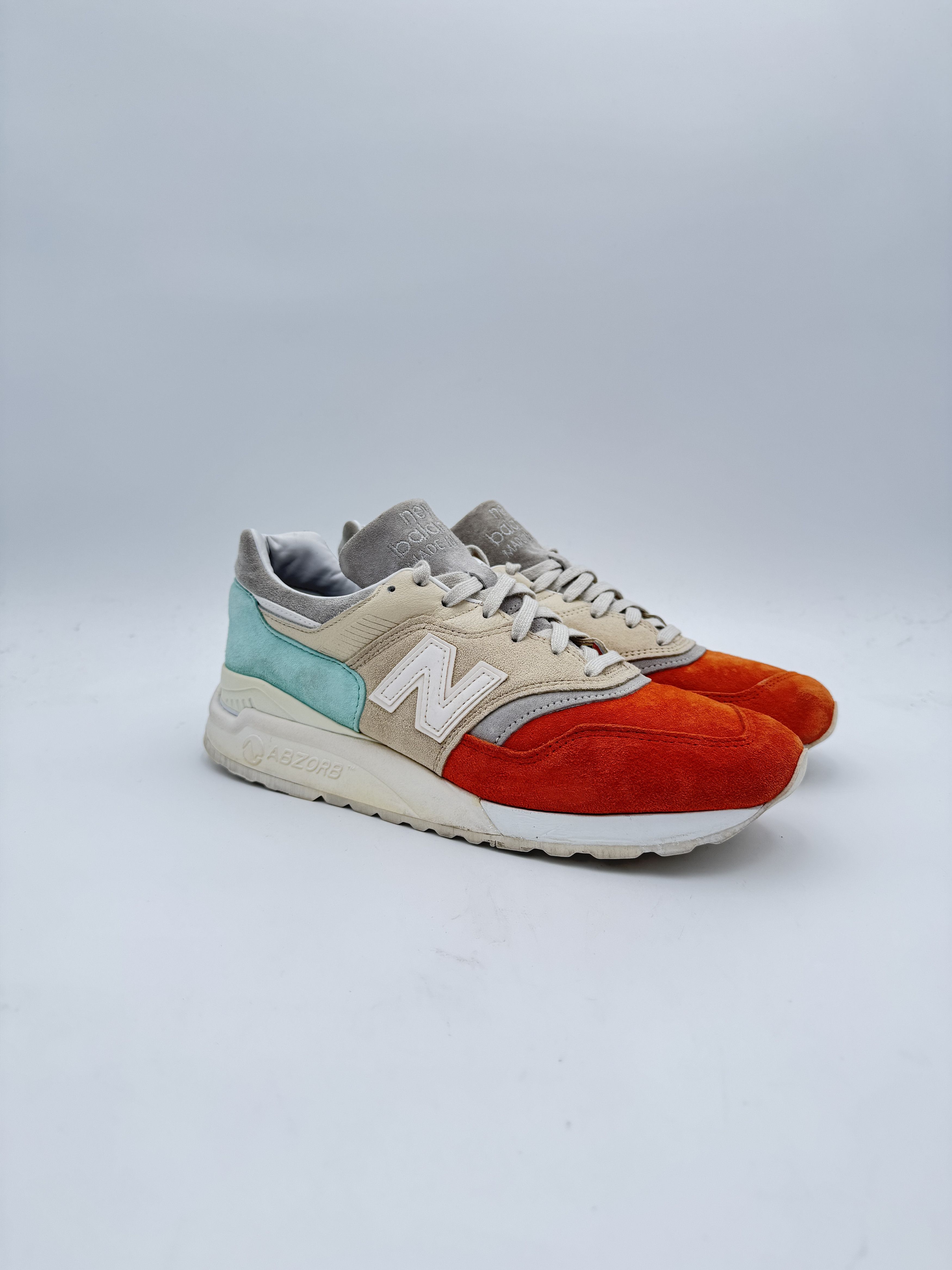 Kith Kith New Balance 997.5 Mykonos Cyclades Special Box & Socks Size US 9.5 / EU 42-43 - 2 Thumbnail