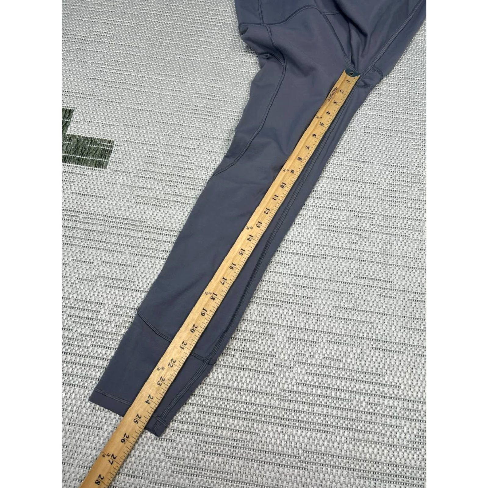 Lululemon Lululemon Leggings Womens 6 Movement 7/8 Gray Yoga Cropped Skinny Regular Inseam 6 in Activewear Women's Pants Size 28" / US 6 / IT 42 - 2 Thumbnail