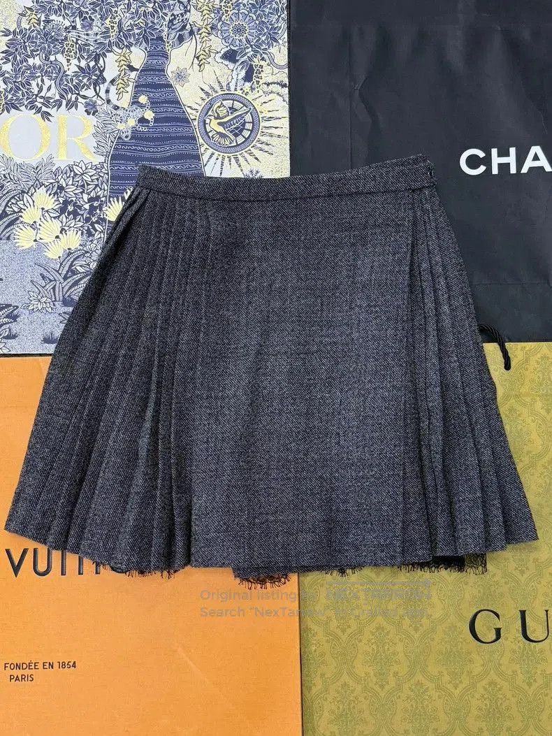 Dior Dior Gray Lace Pleated Skirt. Size US 36 / EU 52 - 1 Thumbnail