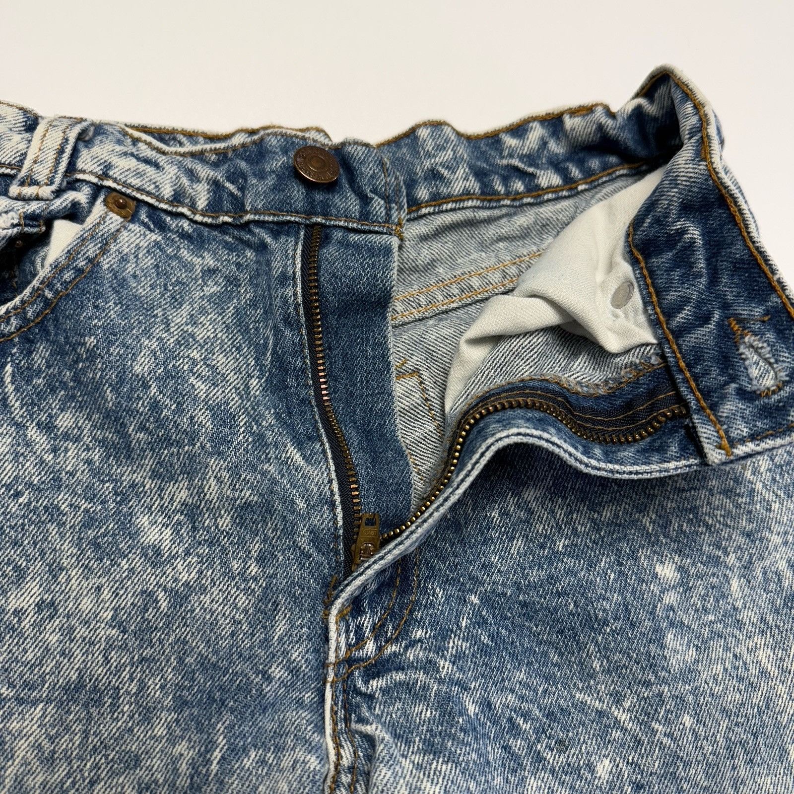 Levi's × Vintage Vintage Levis Denim Cut Off Acid Wash Shorts Womens 28x6 Size 25" / US 0 / IT 36 - 3 Thumbnail