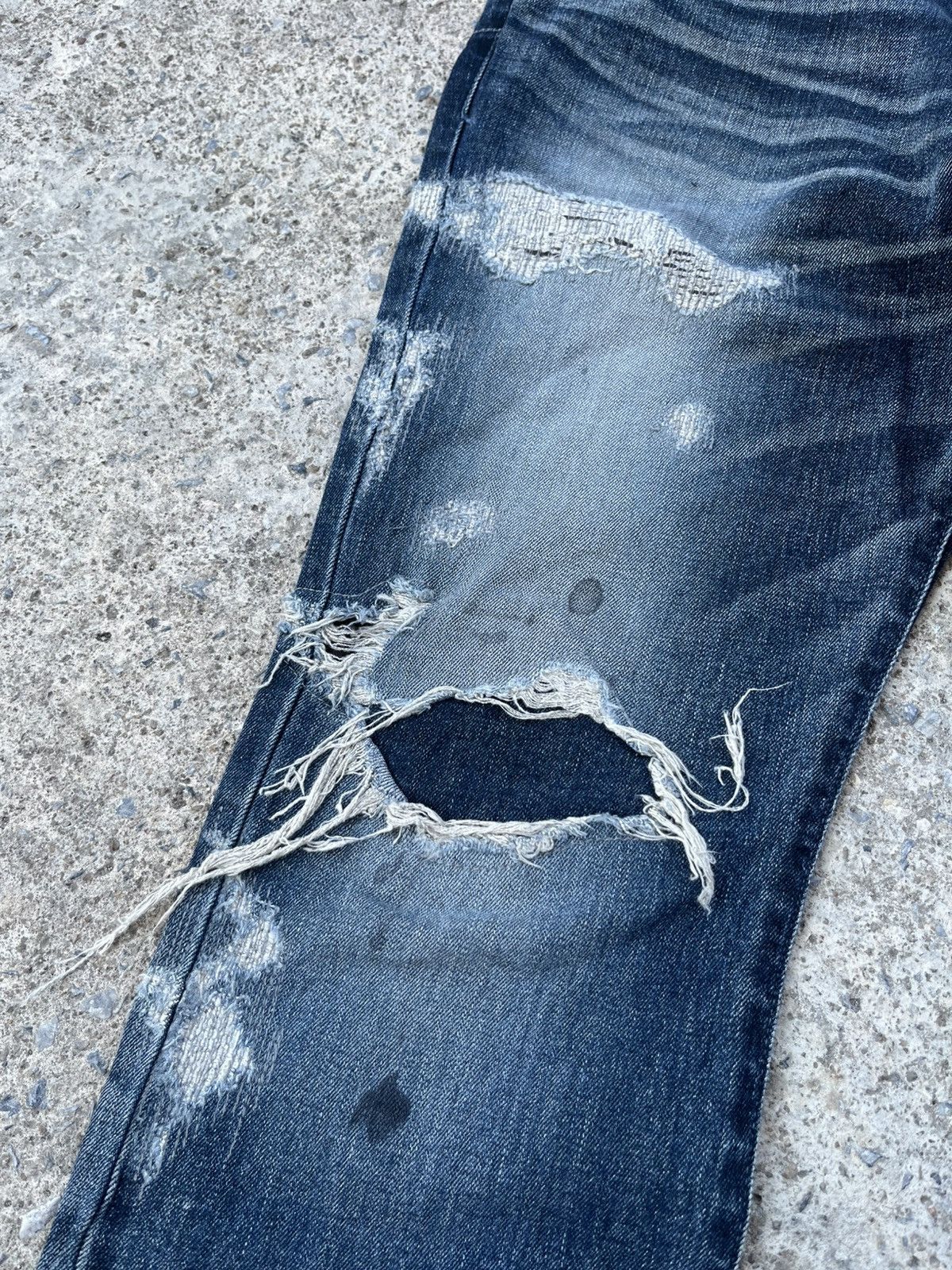 Tornado Mart TORNADO MART DISTRESSED FLARED JEANS Size US 36 / EU 52 - 5 Thumbnail
