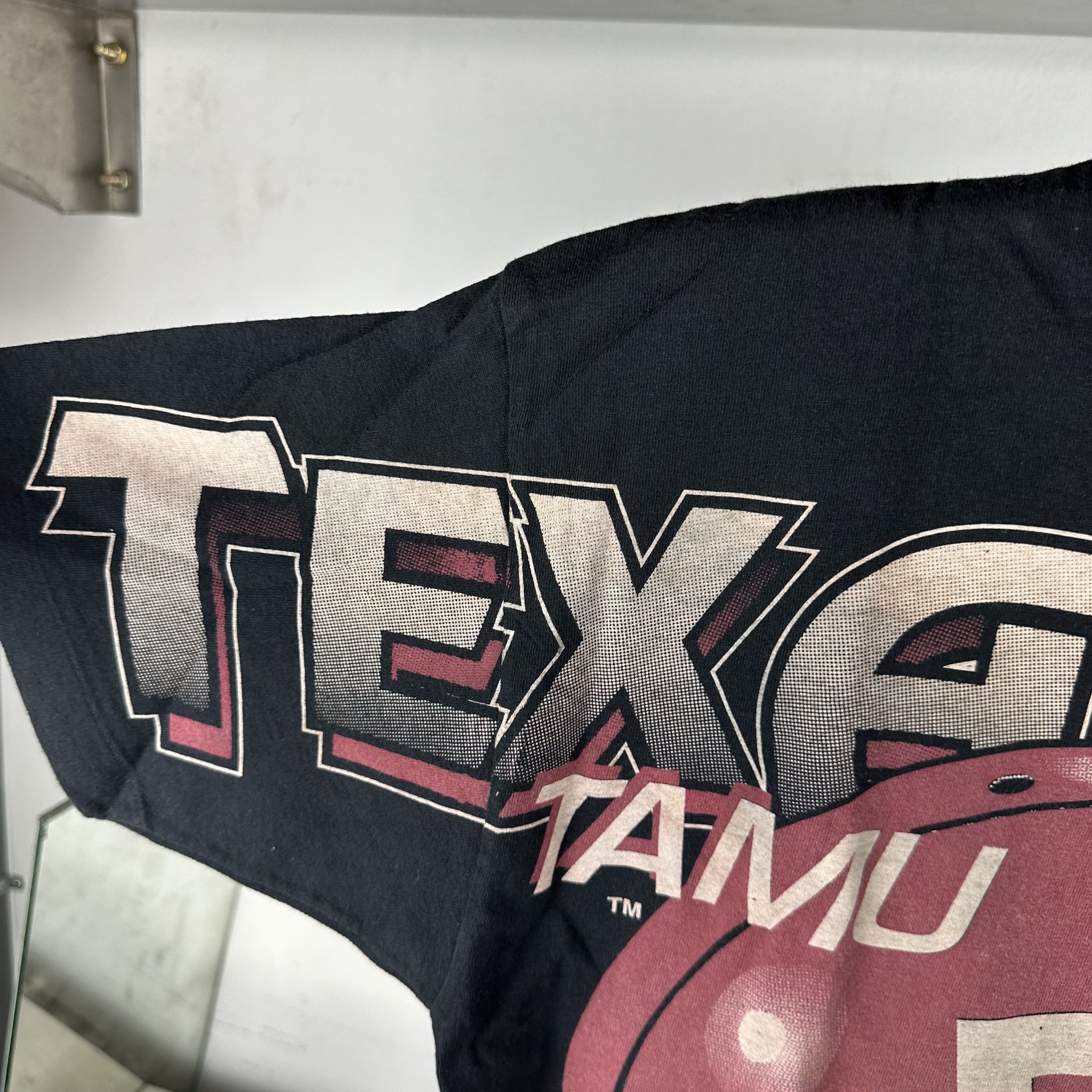 Vintage Vintage 90s Texas A&M Aggies NCAA Big Hats Wauldron T-shirt Size US L / EU 52-54 / 3 - 5 Thumbnail