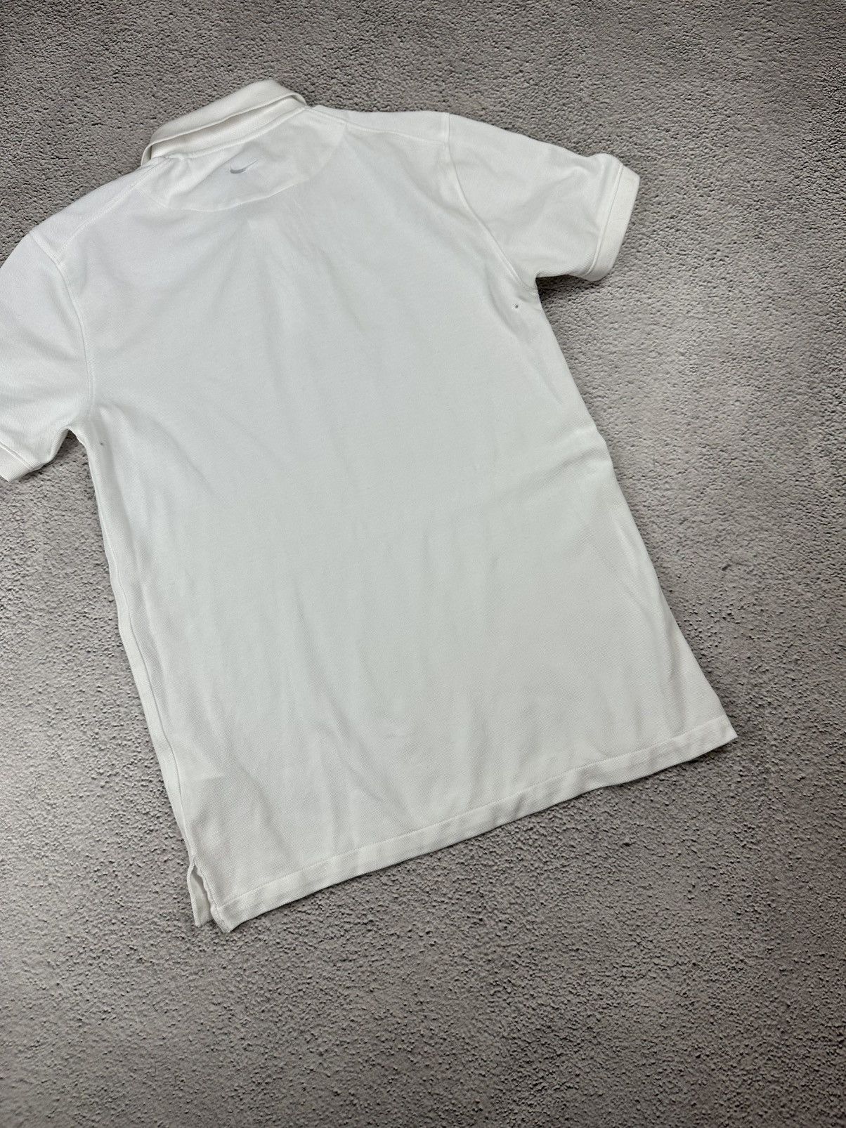 Nike Vintage Nike Court Polo Dri-Fit Golf Y2K Logo SK8 Style Size US S / EU 44-46 / 1 - 10 Thumbnail