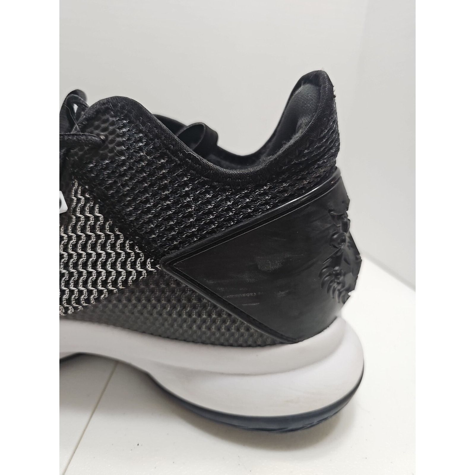 Nike Nike LeBron Witness 4 Black Mens Size 14 Basketball Sneakers Size US 14 / EU 47 - 13 Thumbnail
